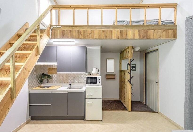 פנסיון Namhae Seven House