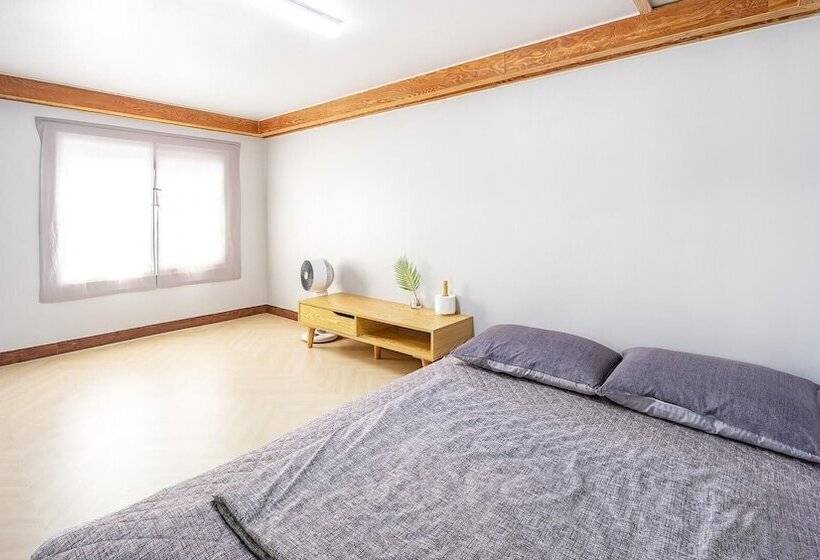 פנסיון Namhae Seven House