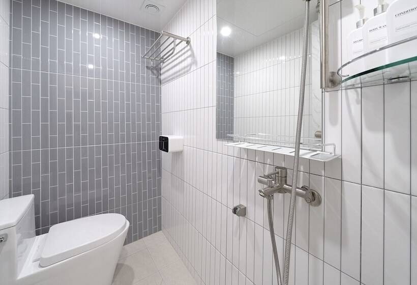 פנסיון Namhae Seven House