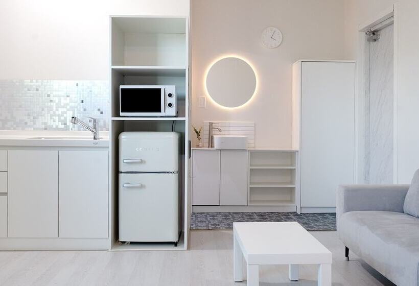 פנסיון Namhae Seven House