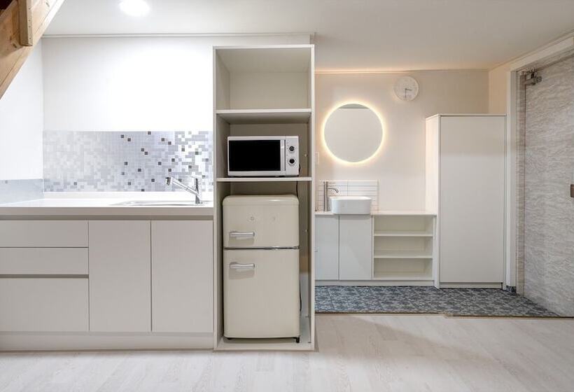 פנסיון Namhae Seven House