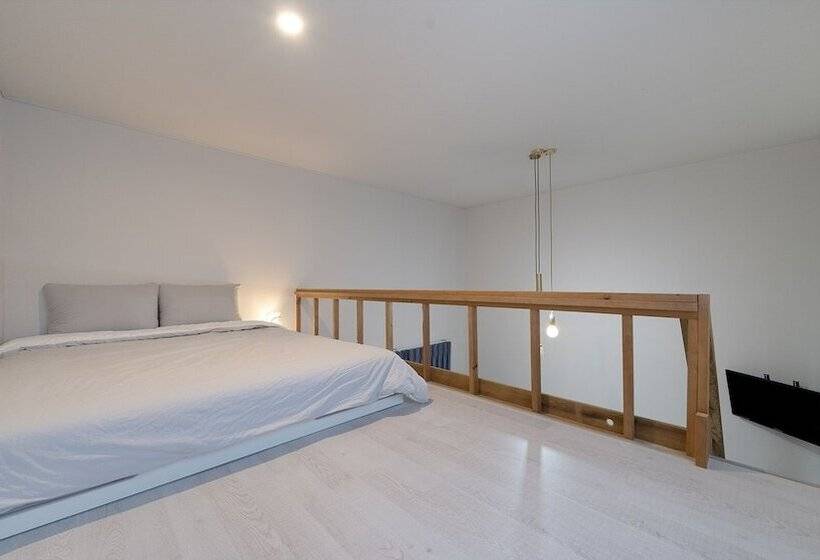 פנסיון Namhae Seven House