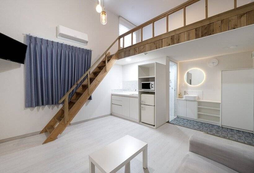 פנסיון Namhae Seven House