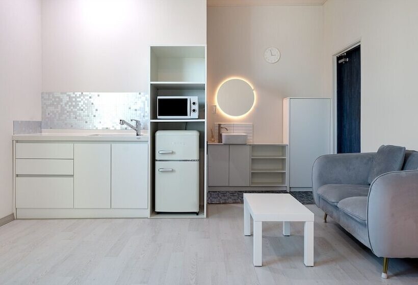 פנסיון Namhae Seven House