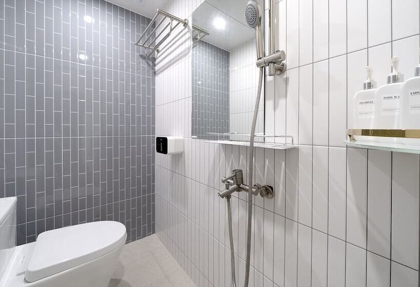 פנסיון Namhae Seven House