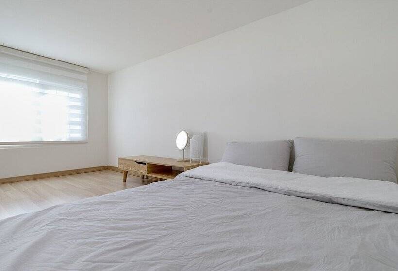 פנסיון Namhae Seven House