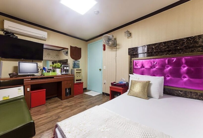 Pocheon Shilla Motel