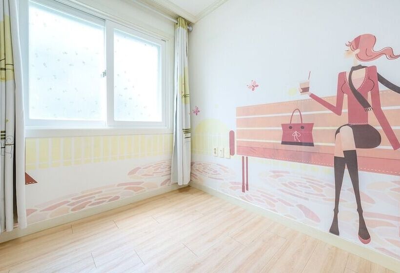 Tongyoung Blue House Spa Pension