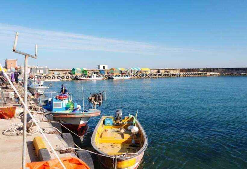 Yangyang Sea View Pension