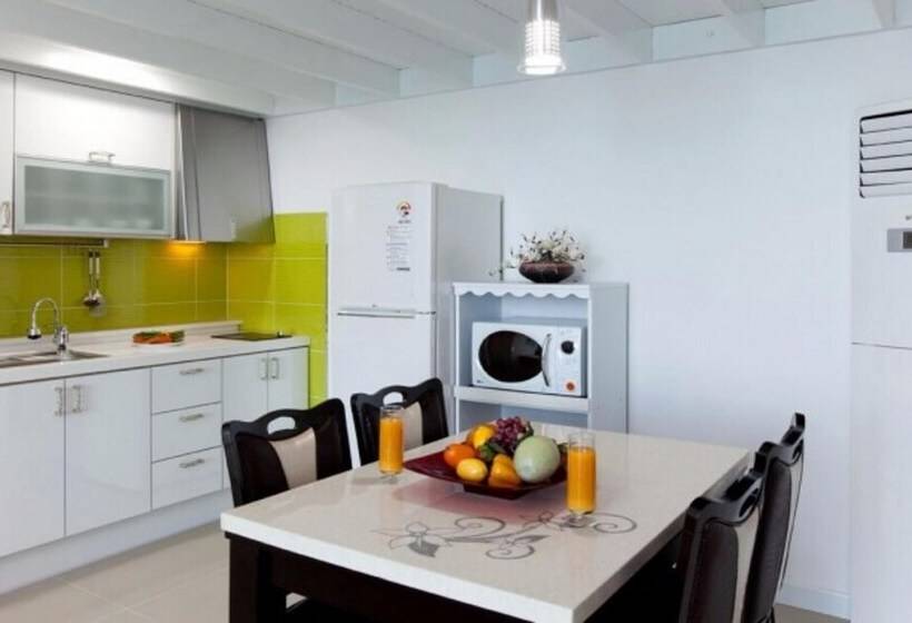 Yangyang Sea View Pension