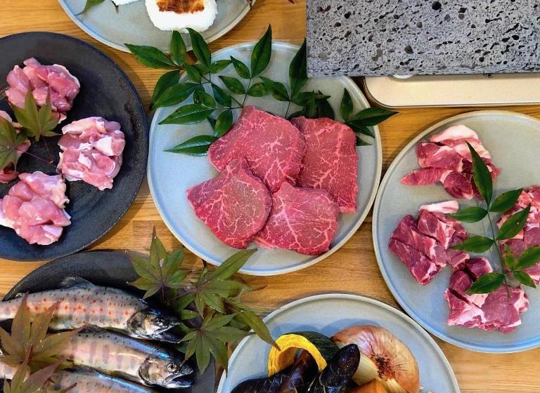 旅馆 山の中の一棟貸切宿 五番地