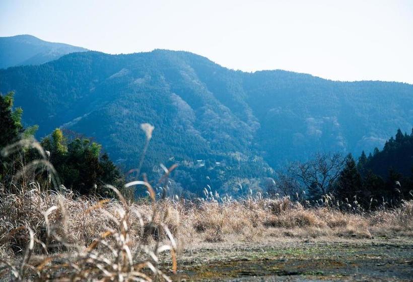 旅馆 山の中の一棟貸切宿 五番地