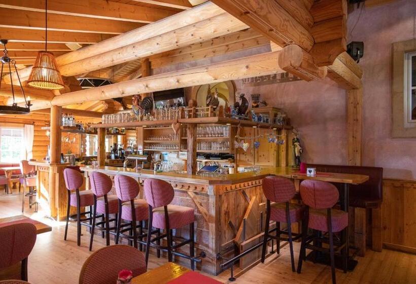 הוסטל Carolinger Hüttendorf