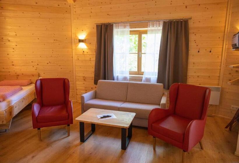 הוסטל Carolinger Hüttendorf