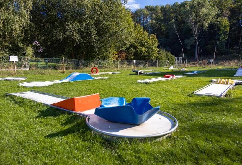 הוסטל Carolinger Hüttendorf