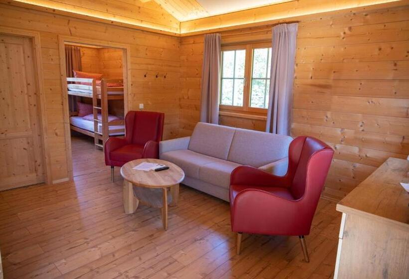 הוסטל Carolinger Hüttendorf