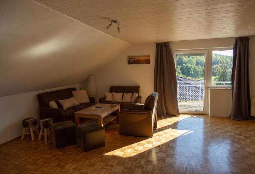 הוסטל Carolinger Hüttendorf