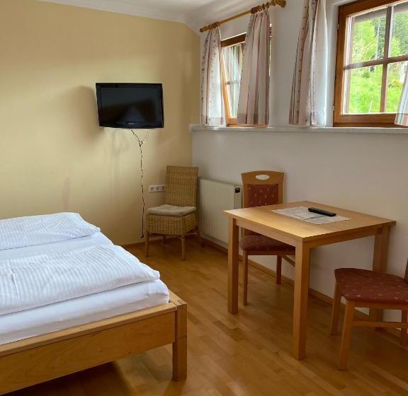 הוסטל Gasthof Pension Kleinhenner