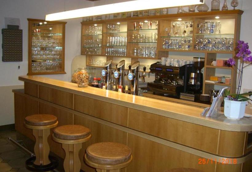 הוסטל Gasthof Pension Kleinhenner