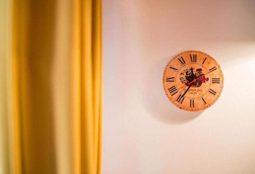 مبيت وإفطار Casa Din Plai