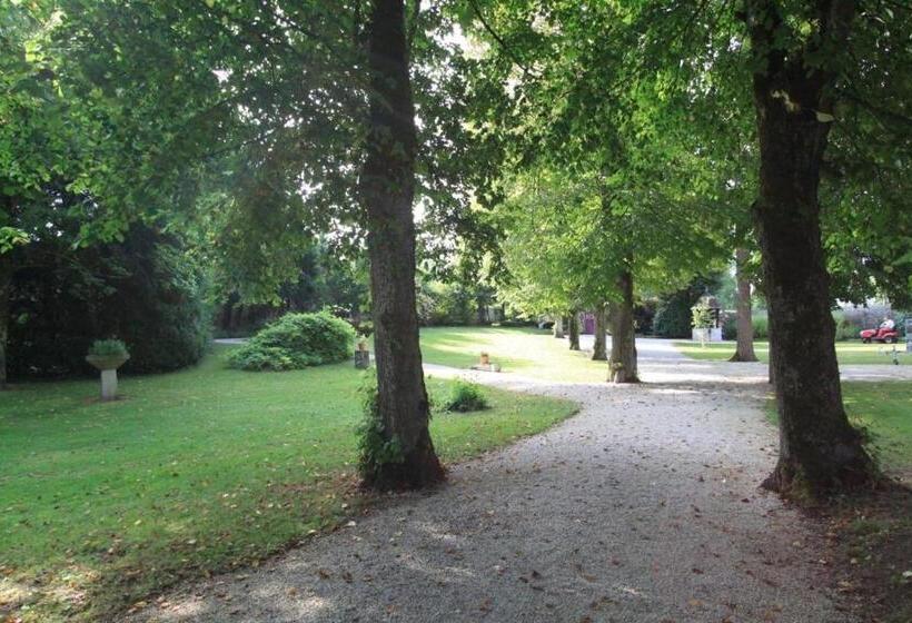 Bed and Breakfast Le Prieure De Buffon