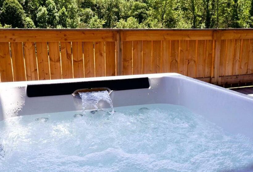 ベッドアンドブレックファースト Le Volcan Des Sens, Chambres D Hotes De Luxe Et Spa