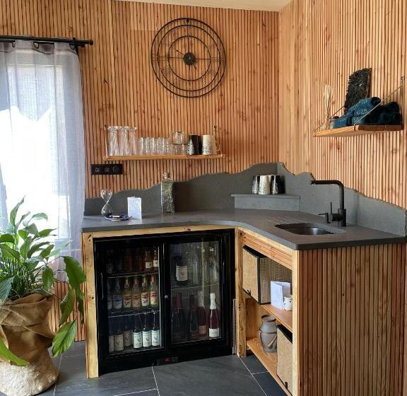 ベッドアンドブレックファースト Le Volcan Des Sens, Chambres D Hotes De Luxe Et Spa