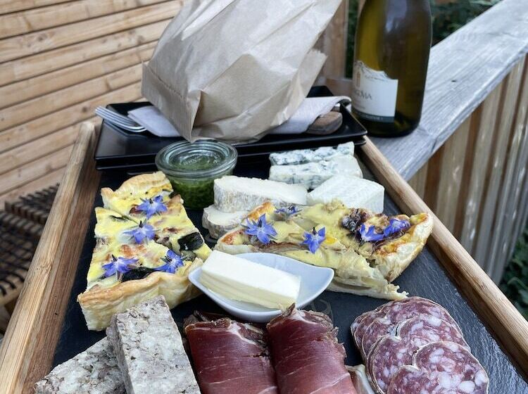 ベッドアンドブレックファースト Le Volcan Des Sens, Chambres D Hotes De Luxe Et Spa