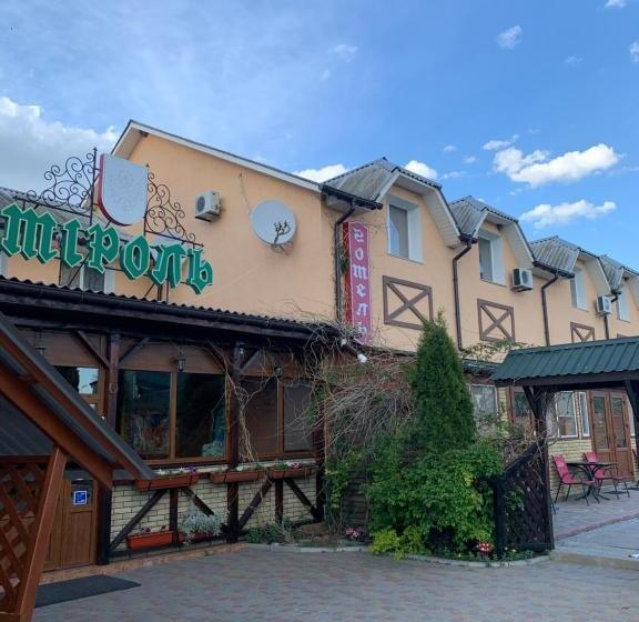 酒店 готель гайсин «тіроль»
