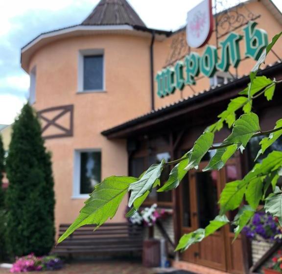 酒店 готель гайсин «тіроль»