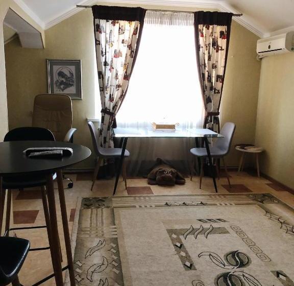 酒店 готель гайсин «тіроль»