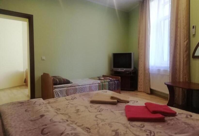 Hôtel панський двір