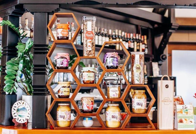 Hotel медовий двір