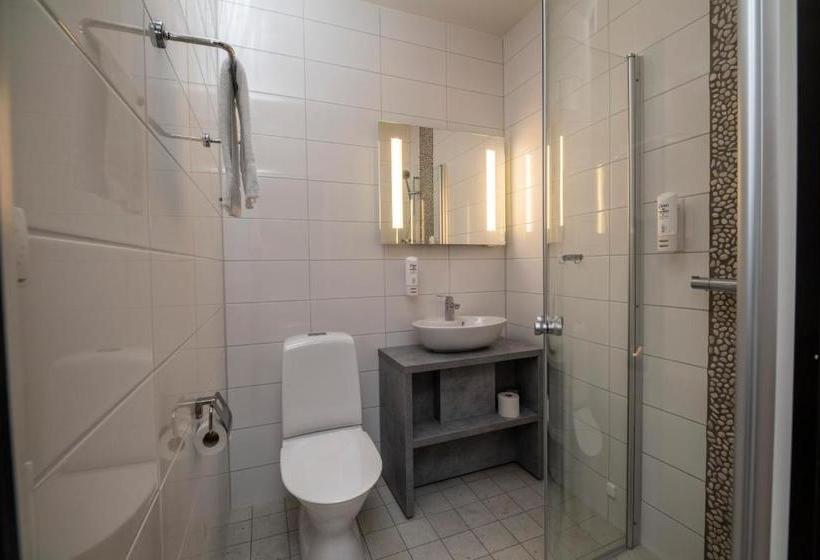 בית מלון כפרי Arctic River Lodge