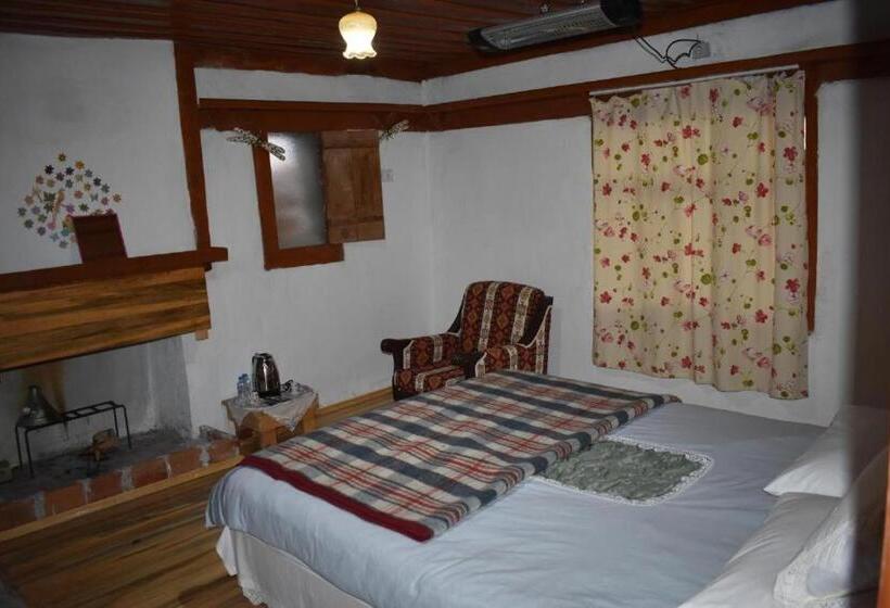 בית מלון כפרי şato Köyevi Selendi