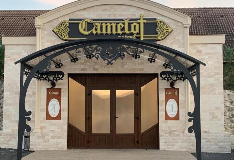 בית מלון כפרי Camelot Resort