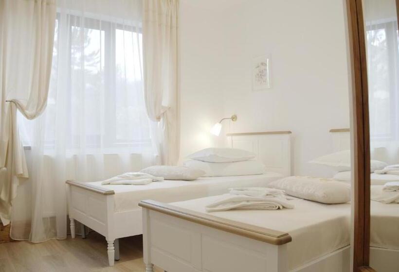 בית מלון כפרי Casa Colinelor