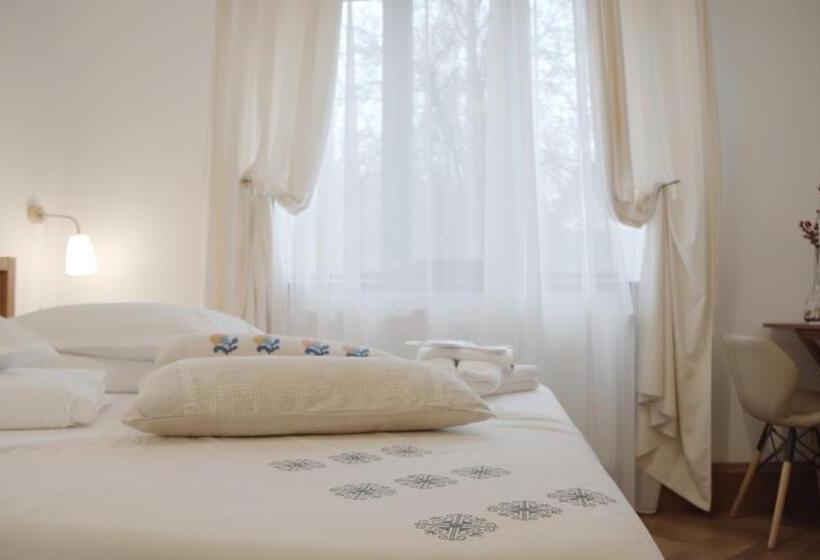 فندق Casa Colinelor