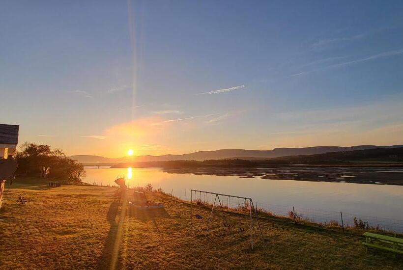 فندق Codroy Valley Cottage Country