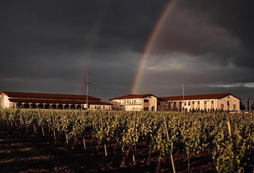 Отель Domeniile Panciu Winery & Resort