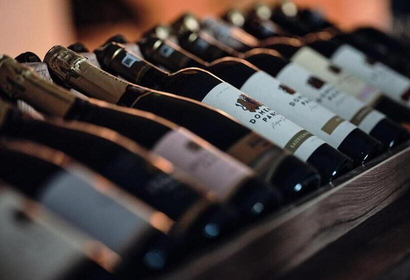 Отель Domeniile Panciu Winery & Resort