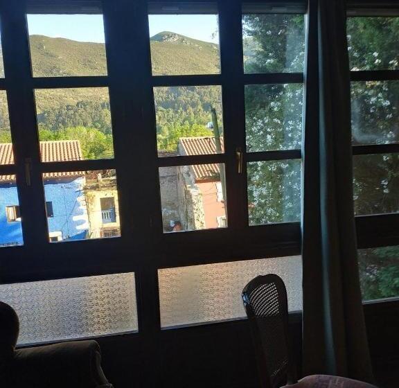 ホテル Pension Alfoz De Rondiella