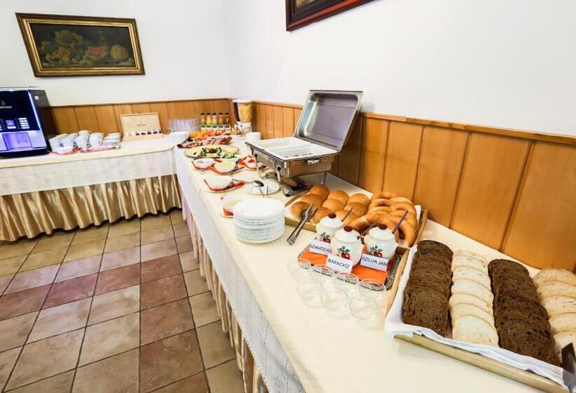 فندق Festetich Kastélyszálló és Zsuzsanna