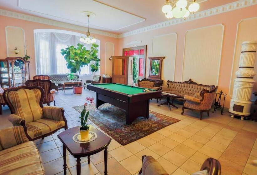 فندق Festetich Kastélyszálló és Zsuzsanna