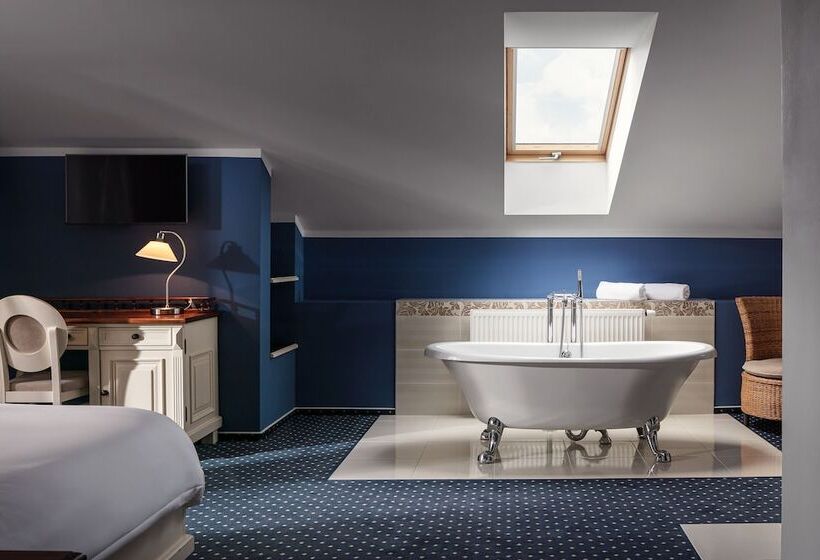 בית מלון כפרי Golf & Spa Kunětická Hora