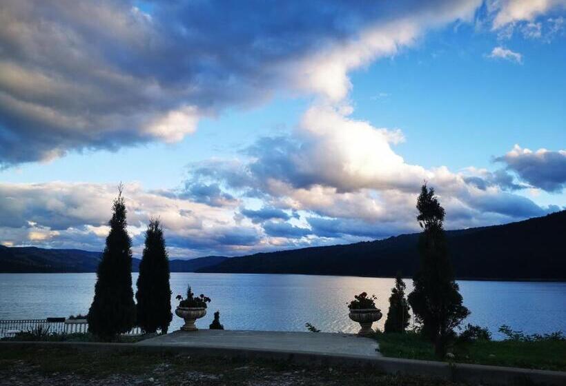 Отель Gradinile Romane