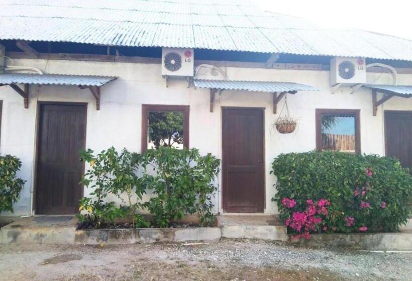 בית מלון כפרי Naya Matahora Island Resort