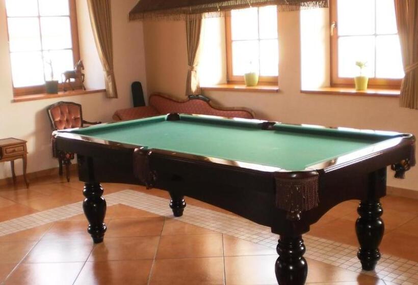 בית מלון כפרי Ový A Jezdecký Areál Dvůr Krutěnice