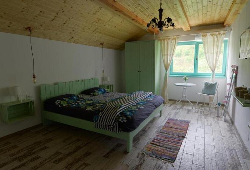 בית מלון כפרי Pensiunea Happy