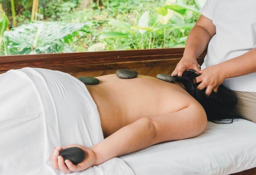 Отель Piripe Wellness Lodge